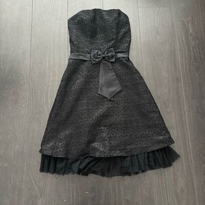 Black sleeveless cocktail dress